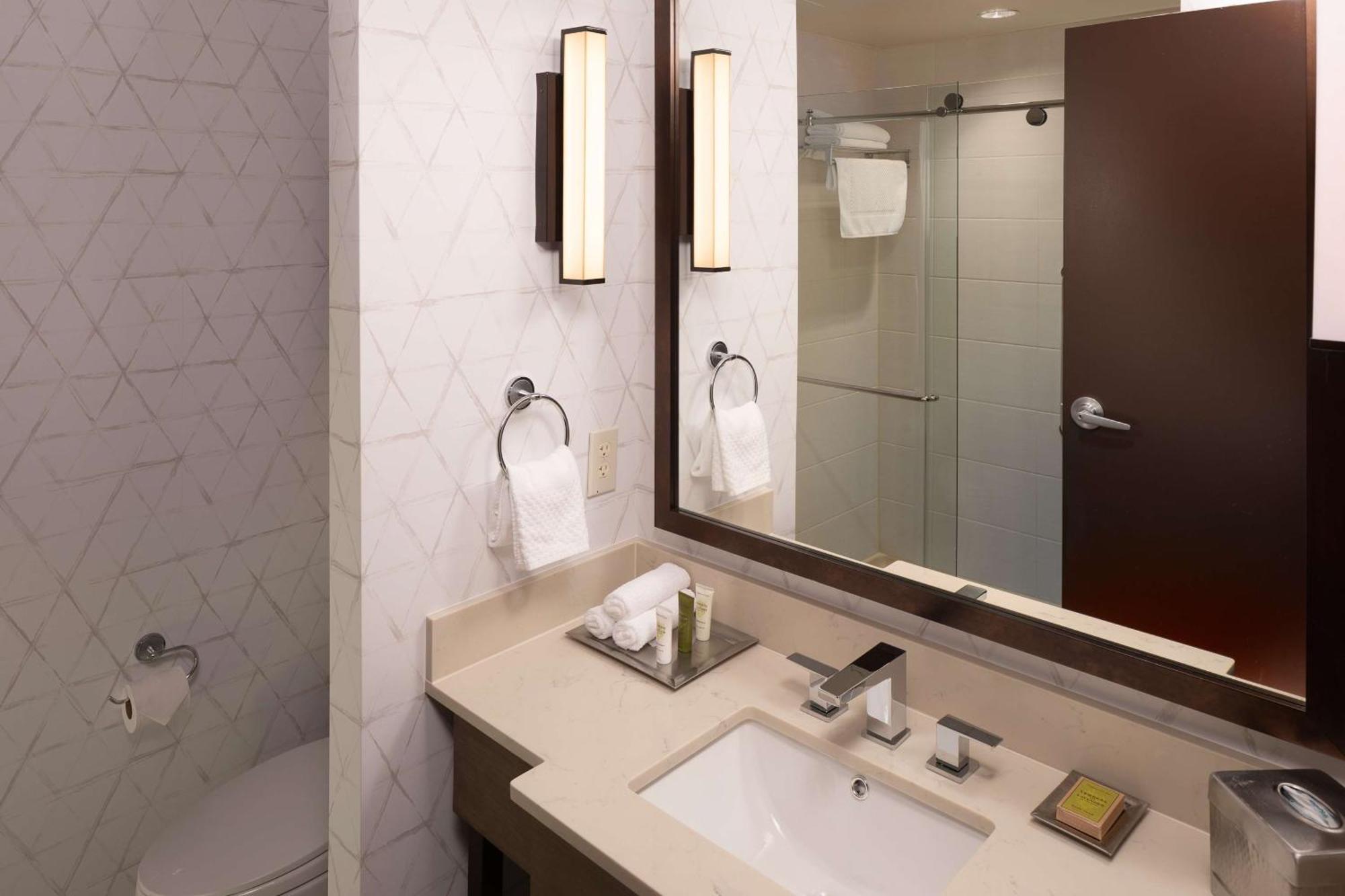 Hilton Asheville Biltmore Park Экстерьер фото