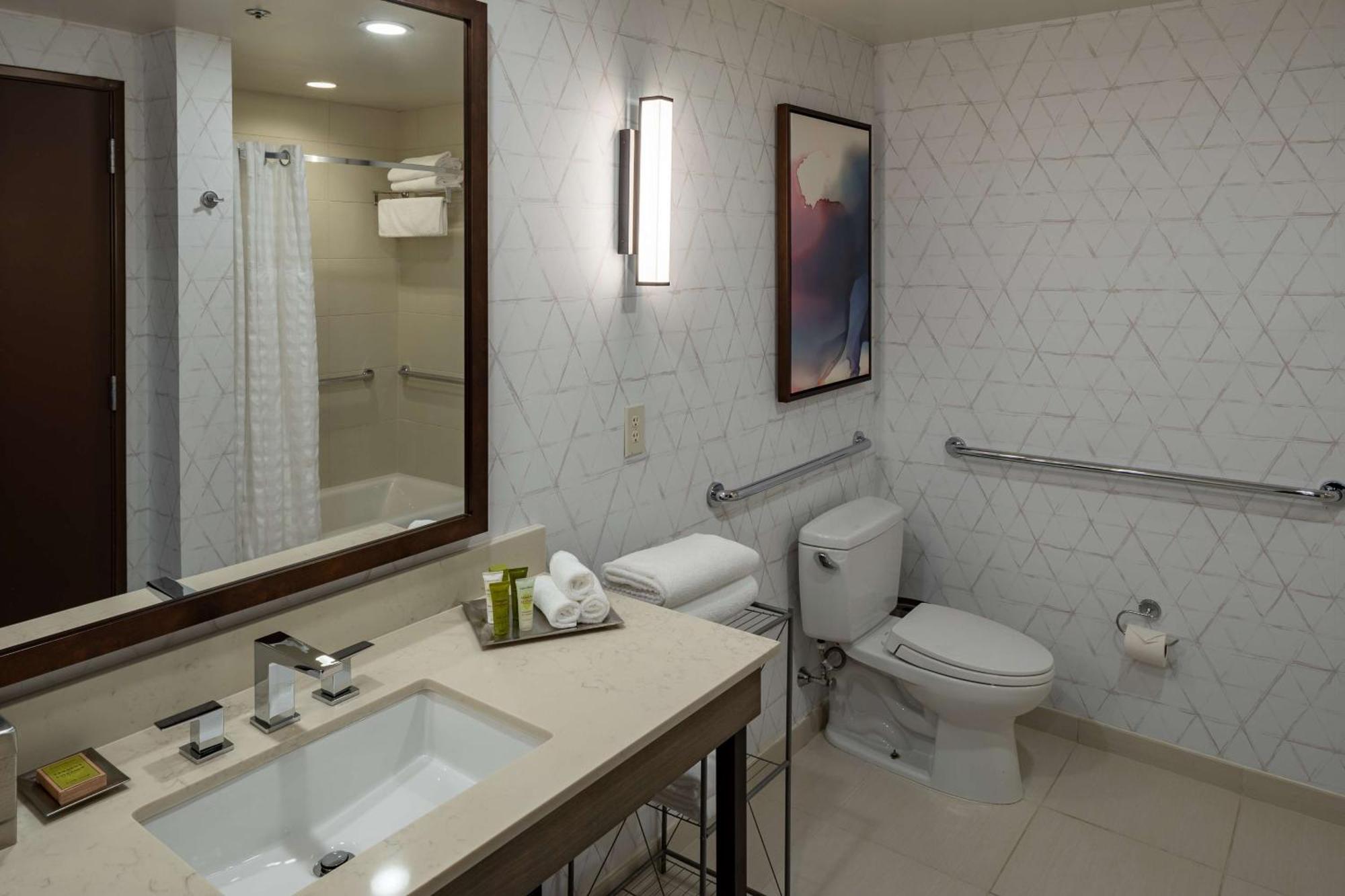Hilton Asheville Biltmore Park Экстерьер фото